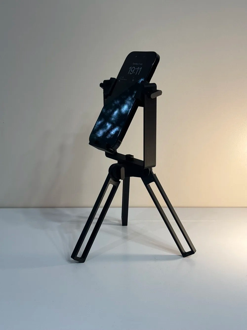 Adjustable Black Phone Tripod Stand - Picture 3 of 6